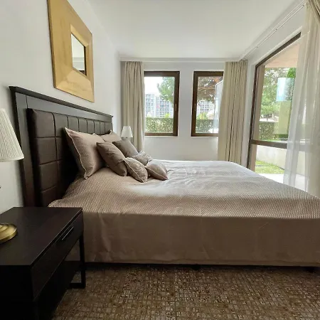 Royal - 5m To Pool, 100m To